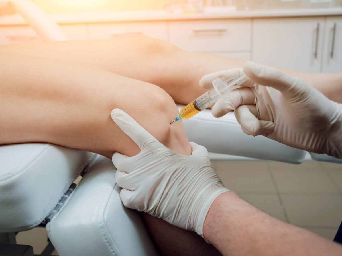 steroid injection right knee bodylogics scaled 1200x900 1